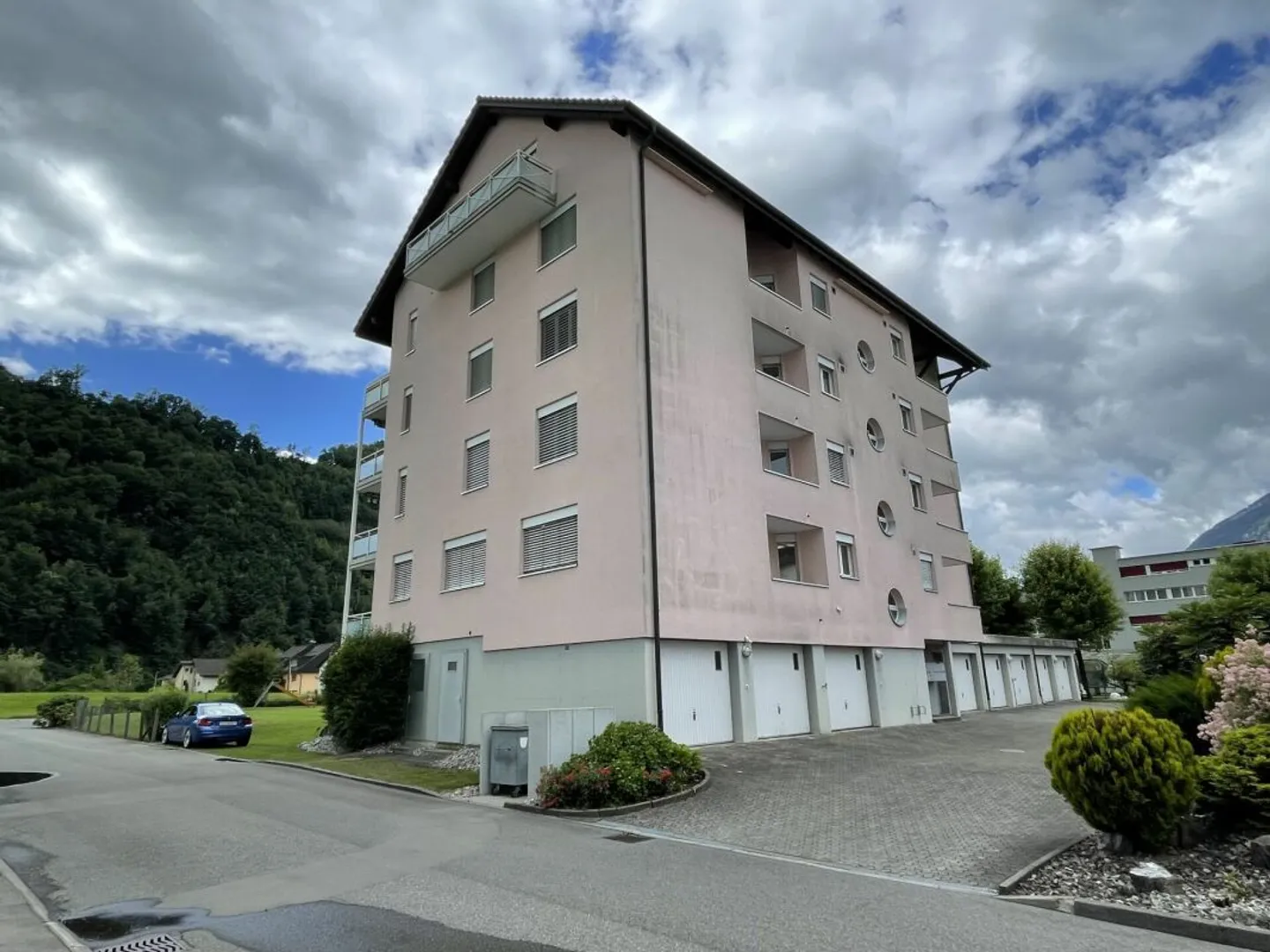 Appartamento 4.5 stanze appena ristrutturato a Stansstad - Foto 1 di 2