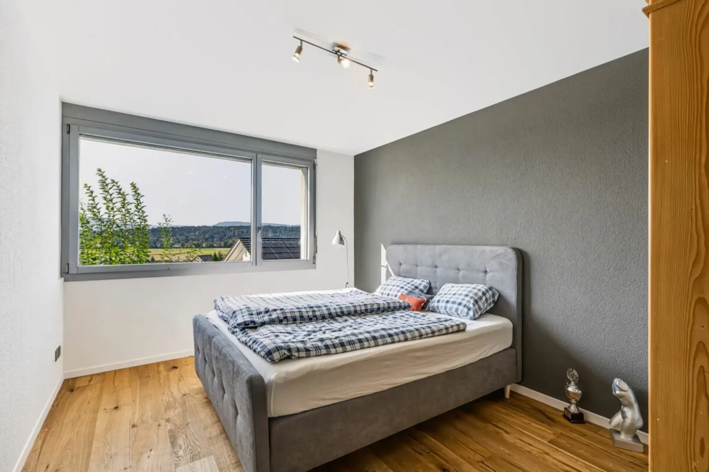 Luxurious Single-Family Home with Pool and Stunning Views in Roggwil BE - Photo 13 of 13