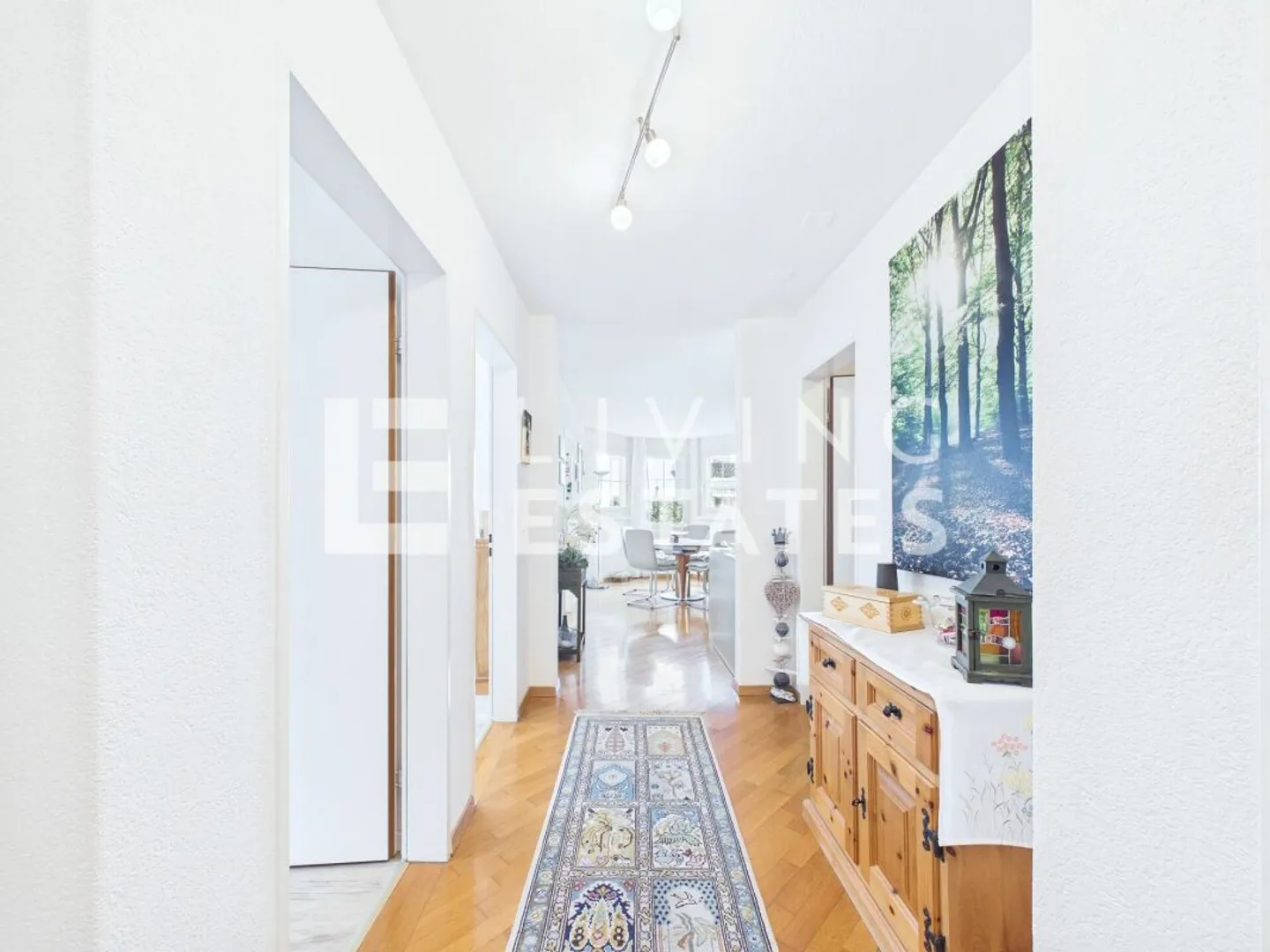 COMFORT APARTMENT - CENTRAL. WELL-MAINTAINED. LIVABLE. - Photo 6 of 13