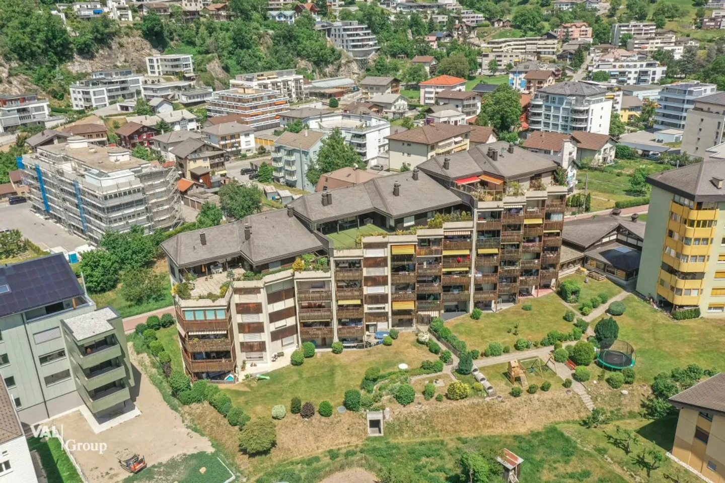 Attractive Apartment with Terrace - Photo 10 of 13