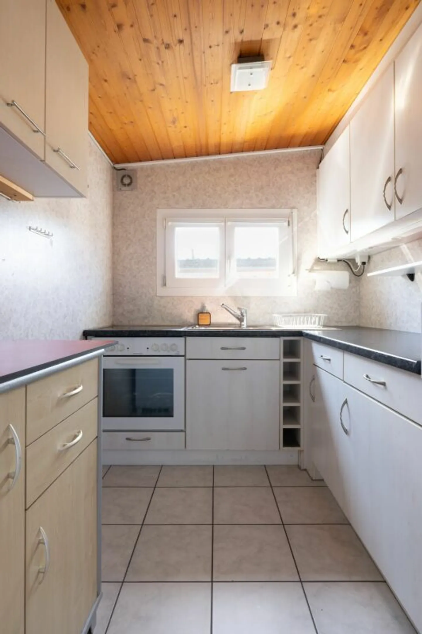 Bungalow de 3,5 pièces avec parcelle double dans le Caravaning Gletterens - Photo 5 sur 13