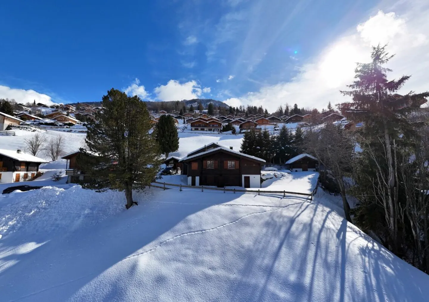 Charakterchalet mit 2 Nebengebäuden und großem Grundstück in Haute-Nendaz! - Foto 8 von 13
