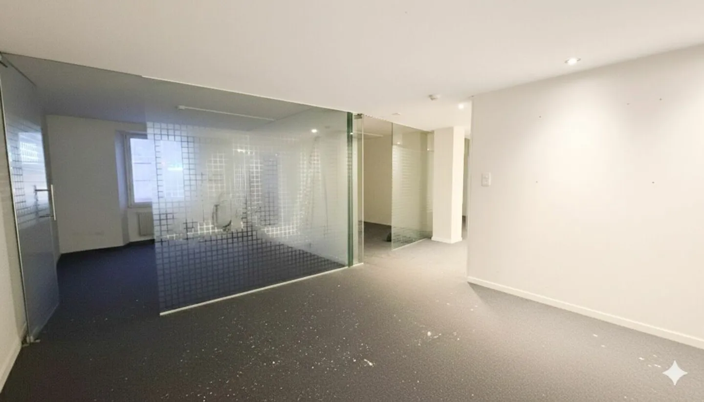 Commercial space ideally located - Photo 4 of 6