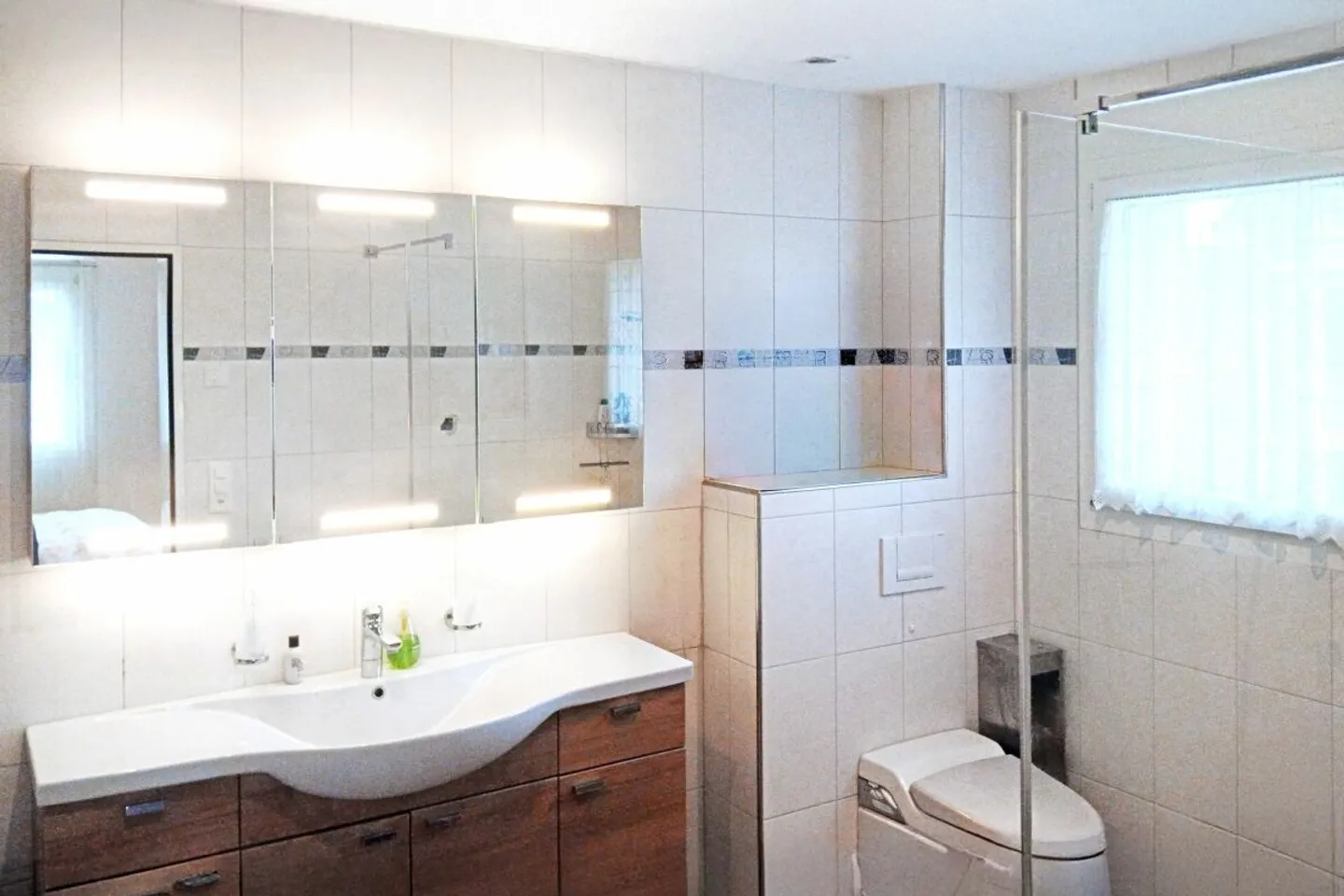 Helle 4.5-Zimmer-Wohnung mit Balkon - Foto 6 von 10
