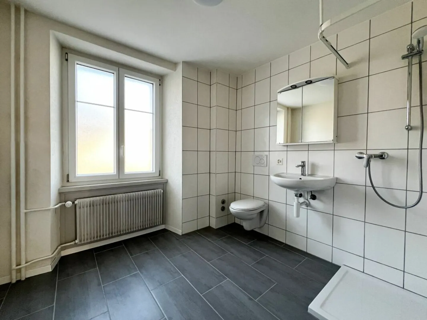 Charming 2-room apartment - Photo 3 of 5