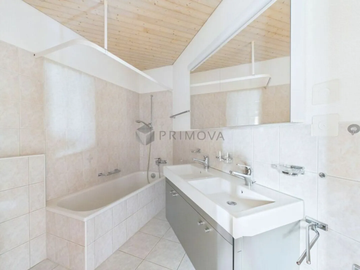 A Maisonette Dream with Many Extras - Photo 9 of 11