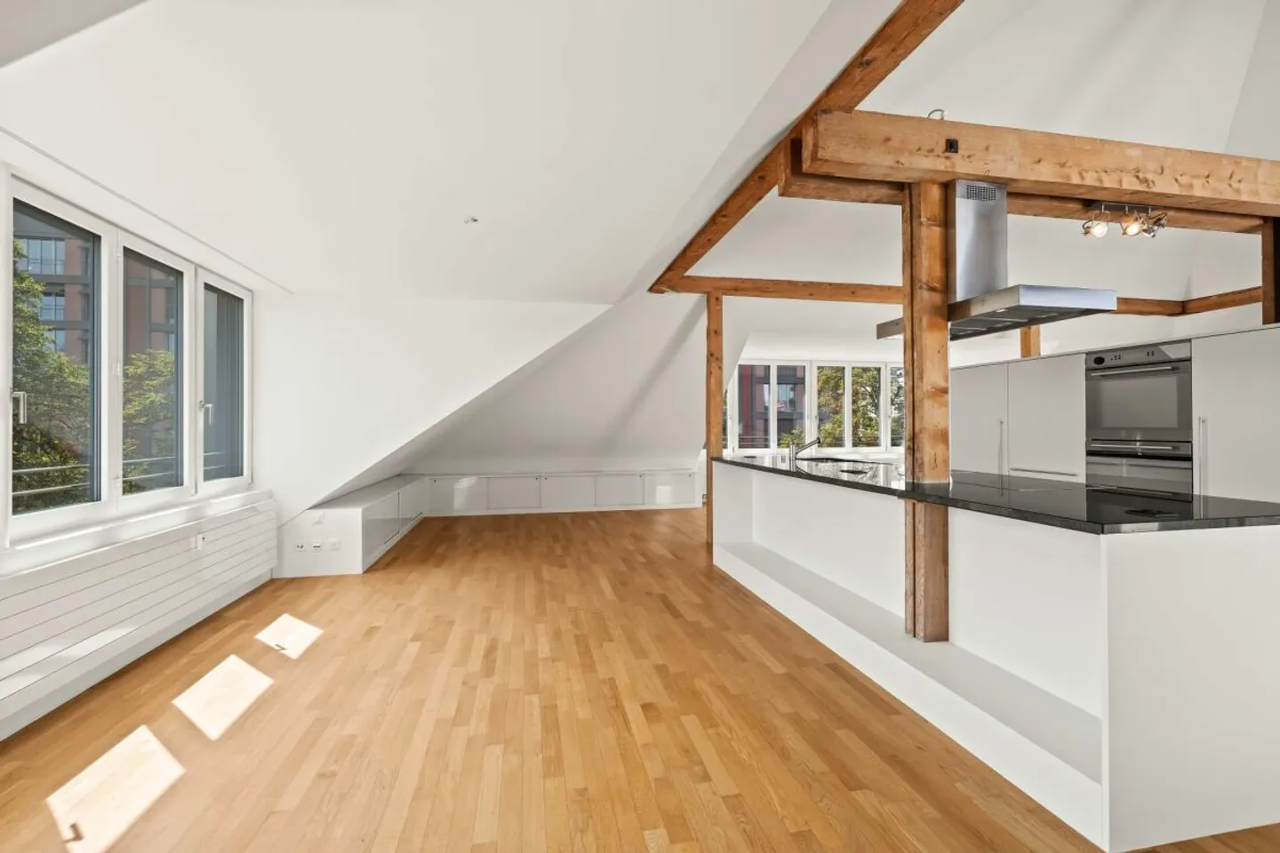 Appartamento loft di 2,5 locali con vista sul Kannenfeldpark - Foto 2 di 8