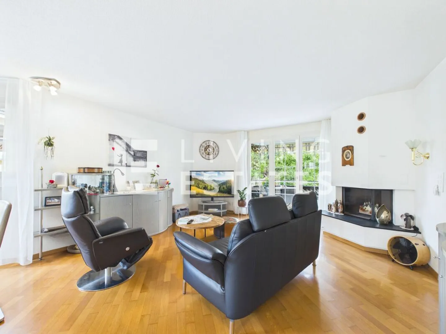 COMFORT APARTMENT - CENTRAL. WELL-MAINTAINED. LIVABLE. - Photo 3 of 13