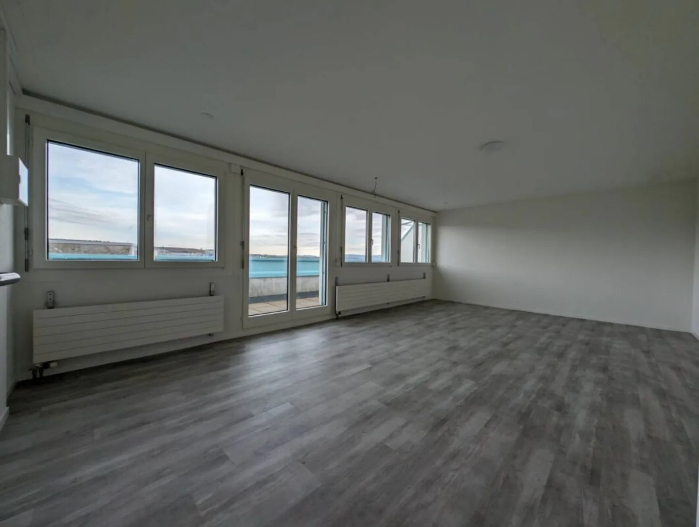 Attico luminoso con vista - Ufficio - Foto 3 di 6