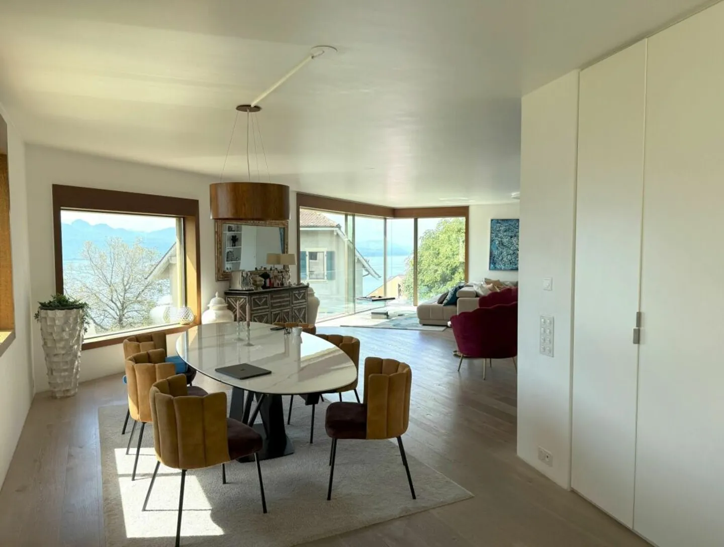 The own garden, the living space, the view of the lake and what you find in addition - Photo 3 of 13