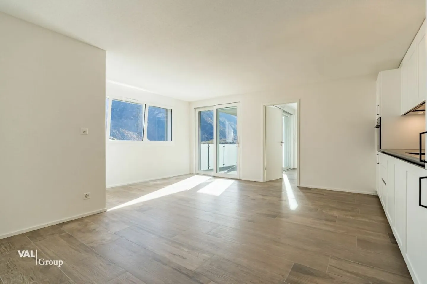 Ein modernes Lebensgefühl in dieser hellen 4,5-Zimmer-Wohnung mit Balkon - Foto 1 von 12