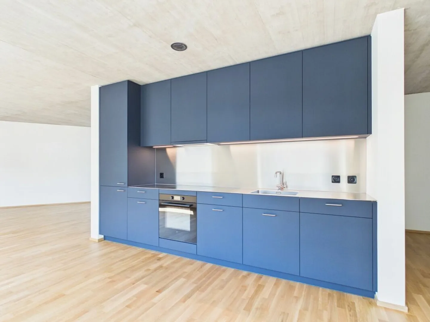 Modernes Apartment mit Balkon - Foto 9 von 13