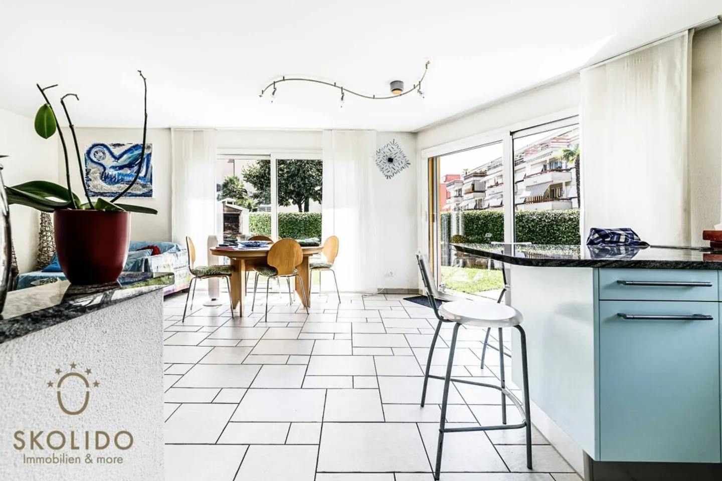 Residential building with three holiday apartments and garden in ASCONA - Photo 6 of 13