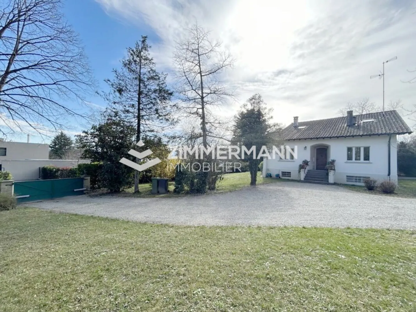 Genthod - Familienvilla auf einem wunderschönen, bewaldeten Grundstück von 2.000 m² - Foto 11 von 13