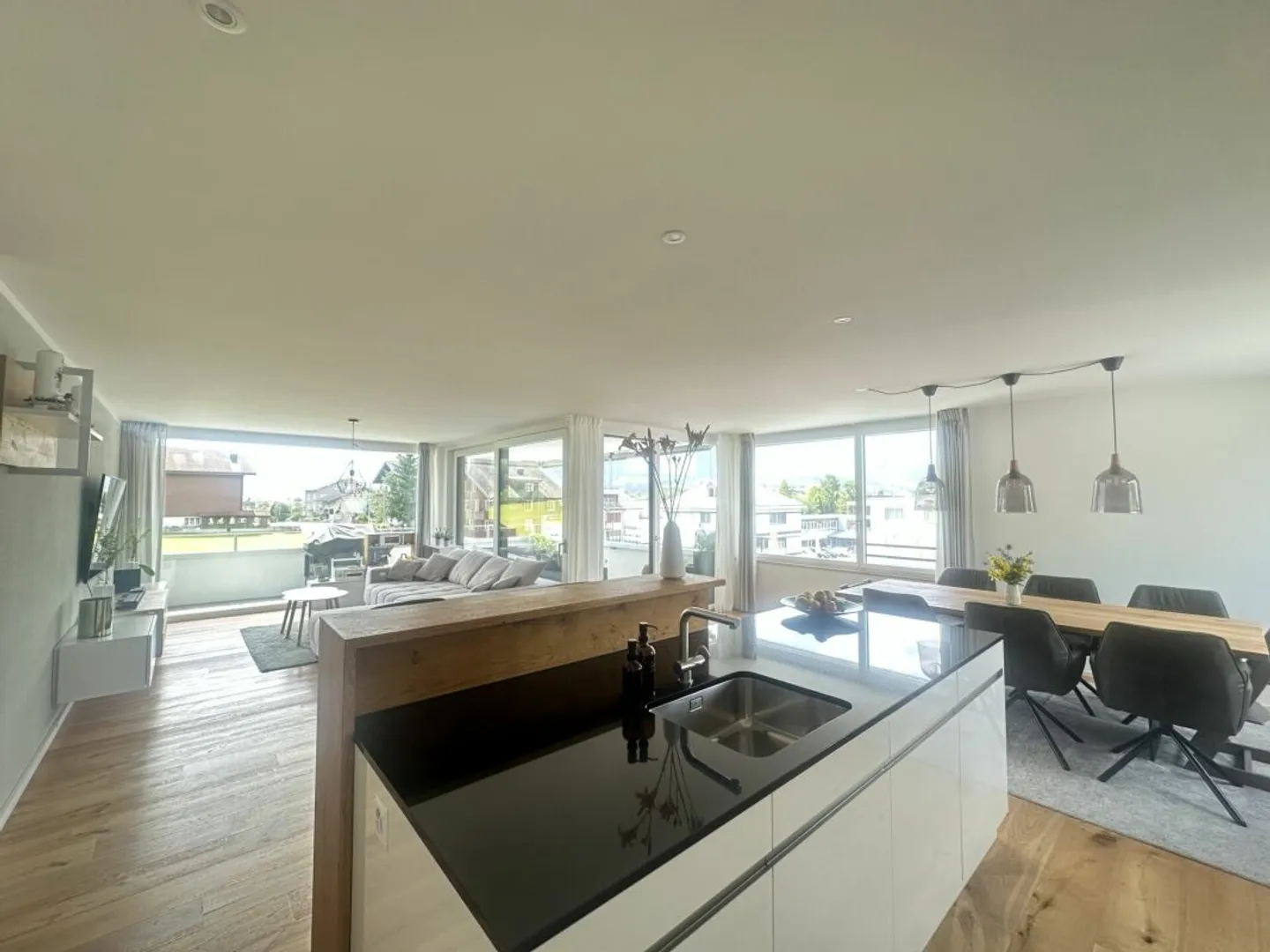 Modernes Apartment mit Bergblick - Foto 4 von 13