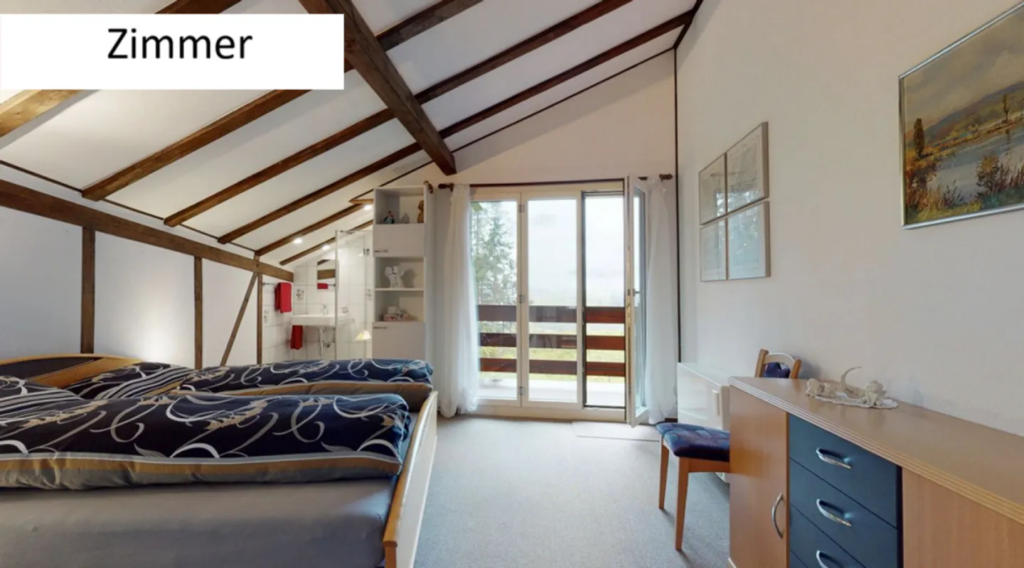 Maison individuelle de 5 pièces bien entretenue avec appartement séparé dans un emplacement de rêve à Schwarzsee FR - Photo 5 sur 13