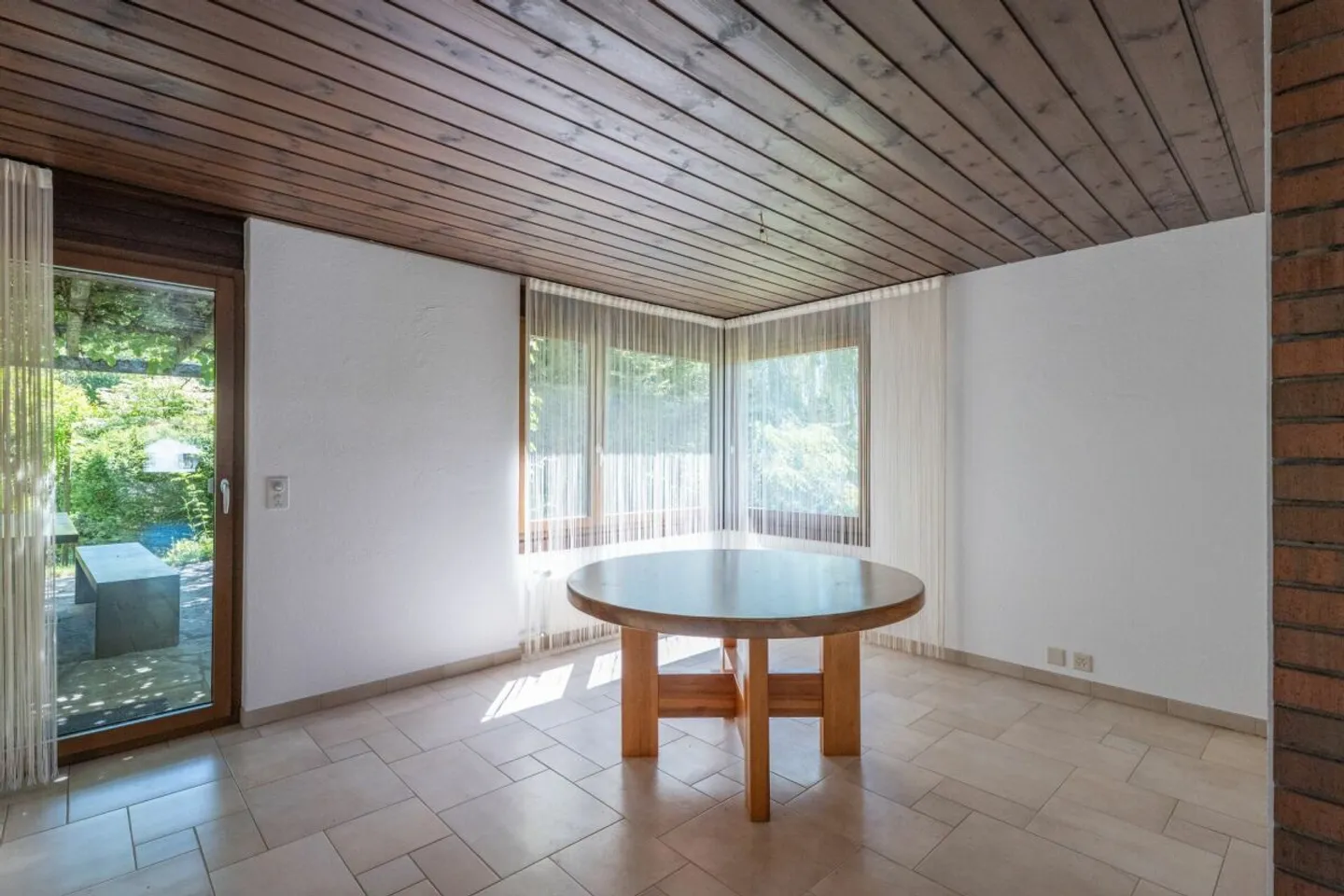 Charmantes Einfamilienhaus in Tamins - Foto 2 von 13