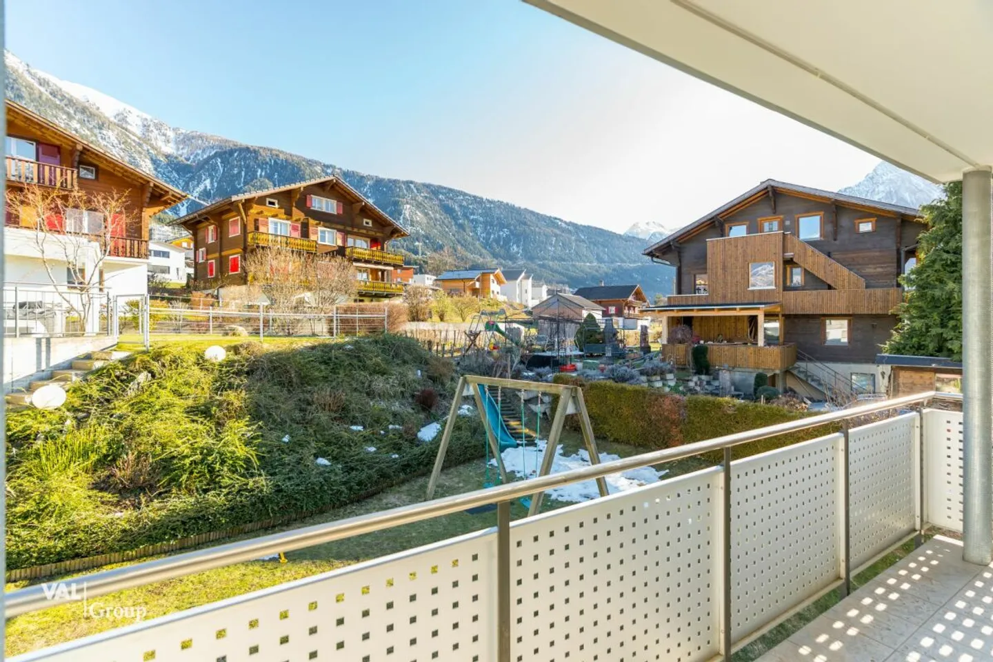 A home for the whole family - flooded with light and spacious - Photo 13 of 13