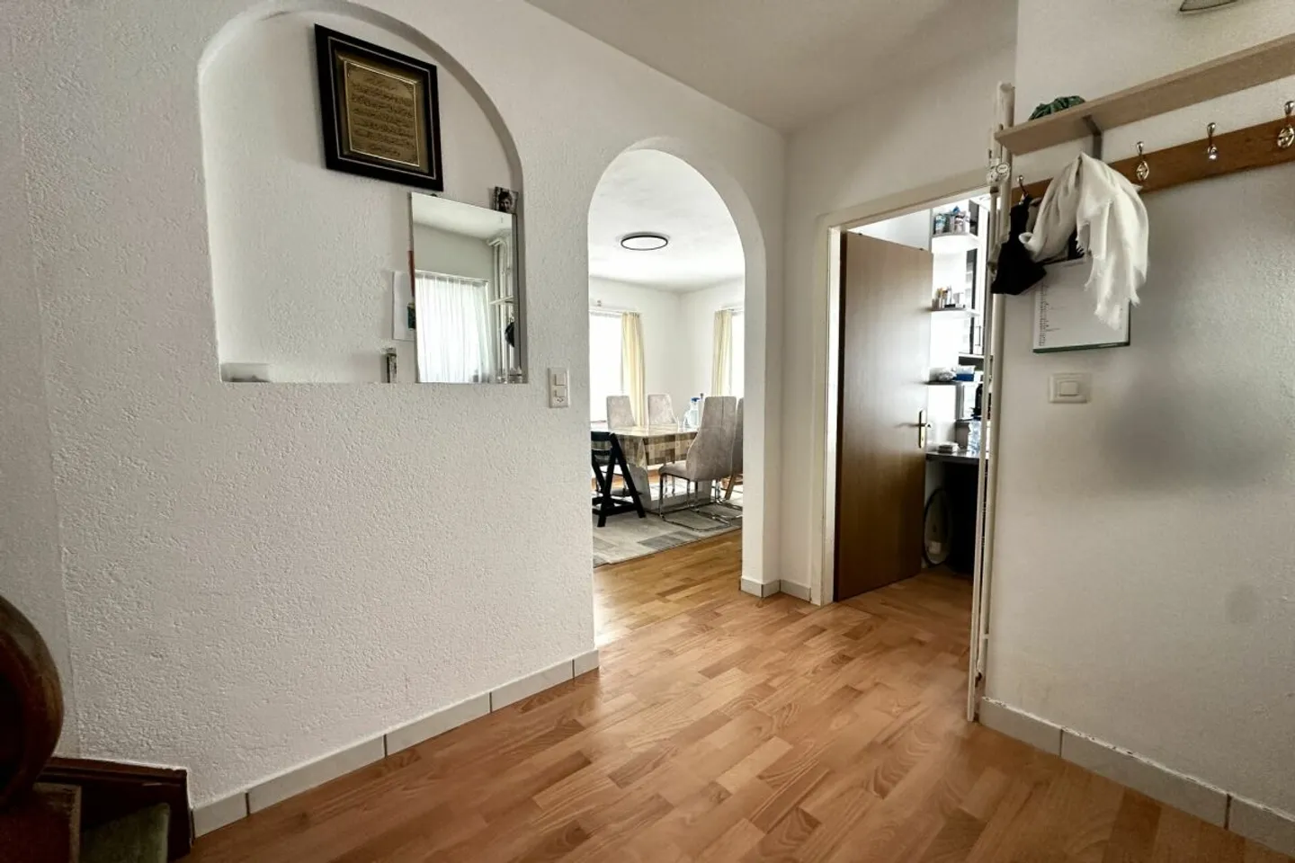 Detached single-family house directly at Lenzburg train station - Photo 9 of 13