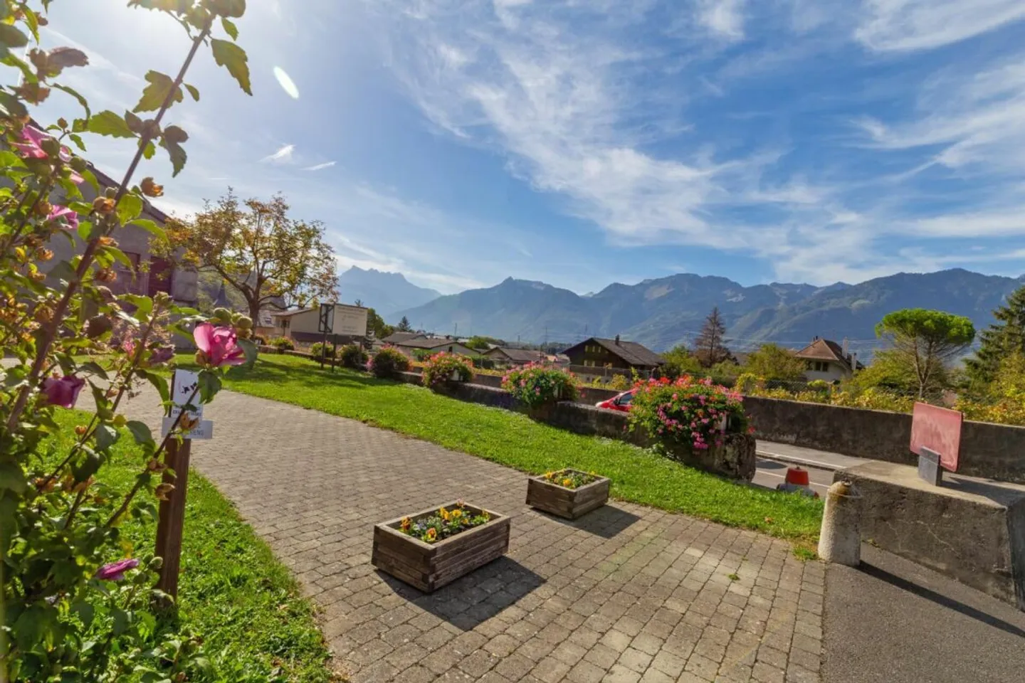 Un immenso appartamento 3,5p come raramente ne vedrete! - Foto 1 di 13