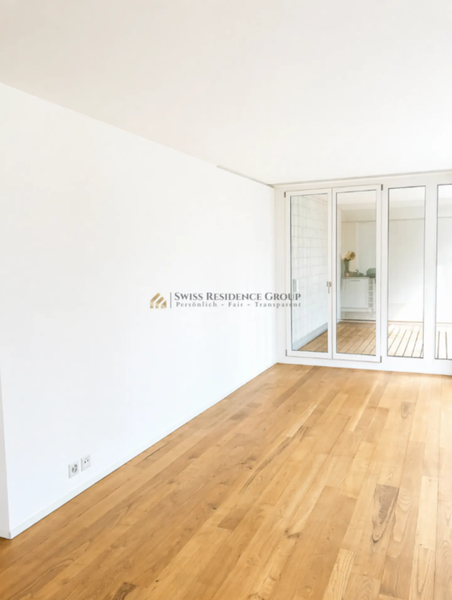 Elegant apartment with generous loggia in a privileged location in District 5 - Photo 2 of 10