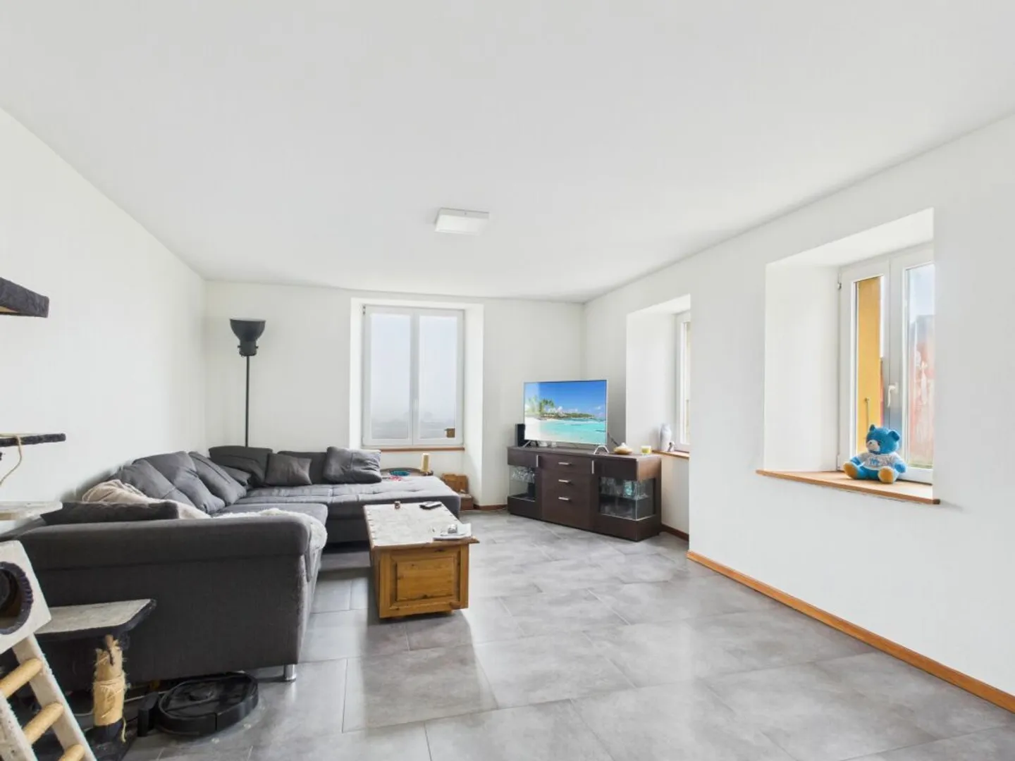 Charming Apartment with Garden - Photo 2 of 13