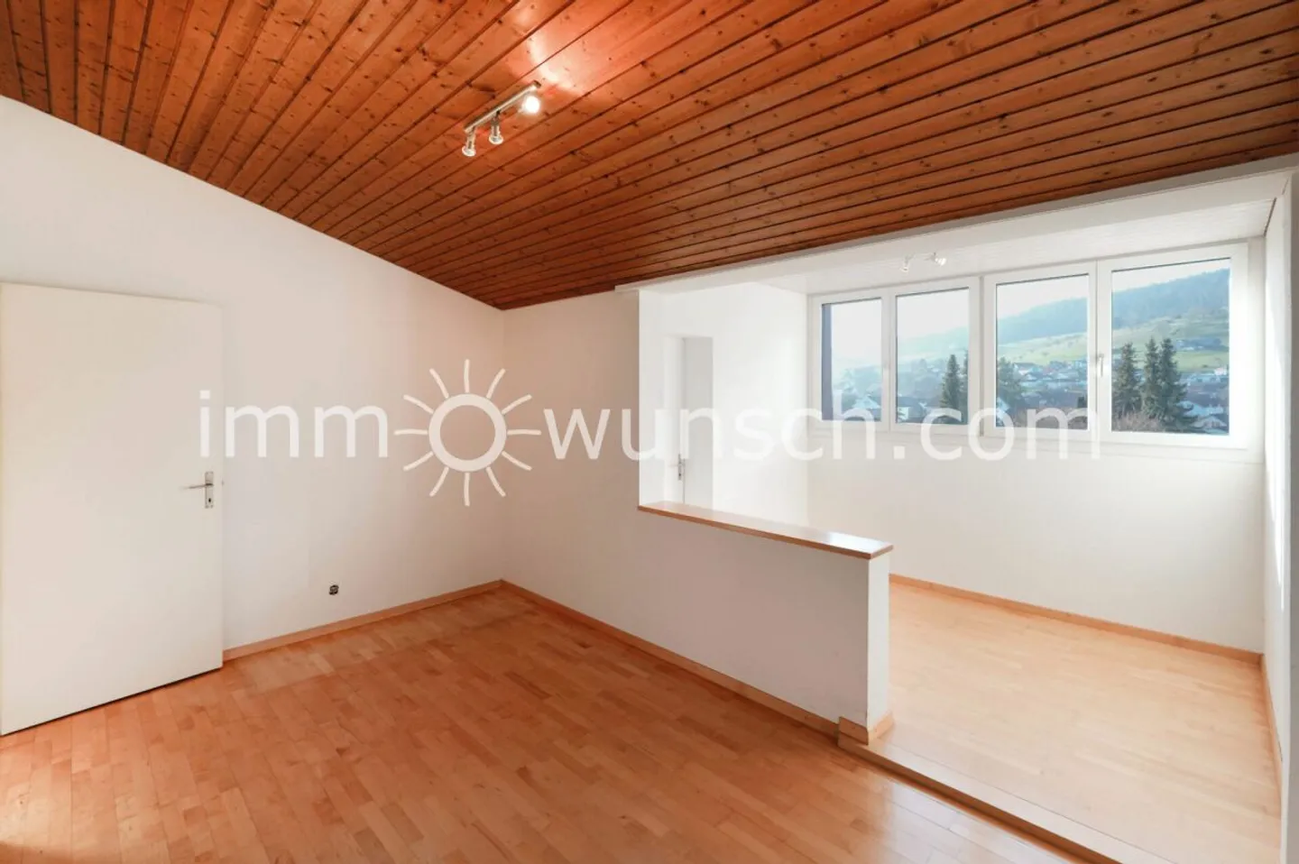 Maison individuelle spacieuse de 5 ½ pièces avec piscine et grand jardin - Photo 9 sur 12