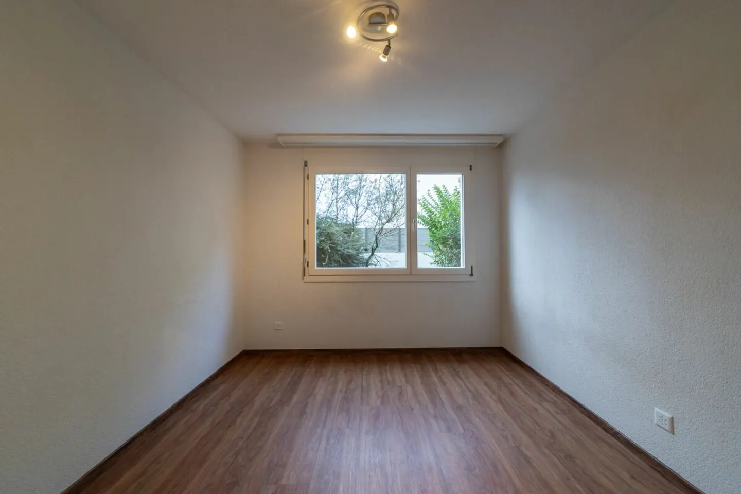Appartement lumineux de 3,5 pièces à Küngoldingen (commune d'Oftringen) avec terrasse spacieuse (rez-de-chaussée) - Photo 6 sur 10