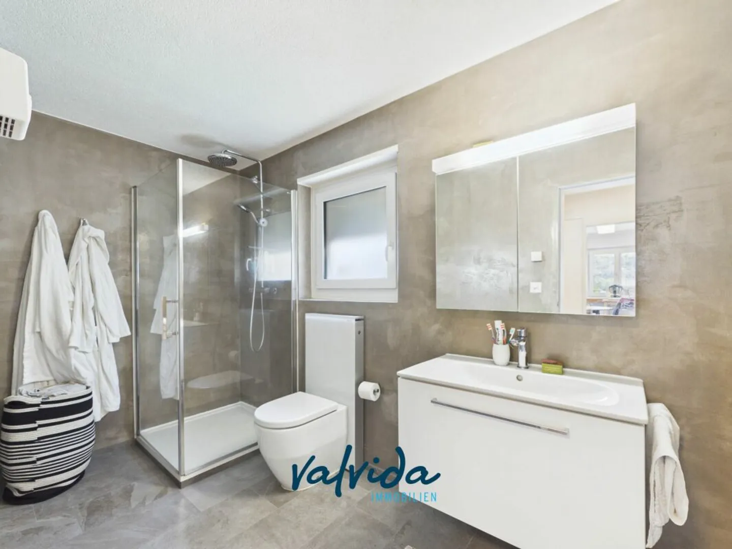 Maison de ville en duplex modernisée avec style à Niedergesteln - Photo 3 sur 13