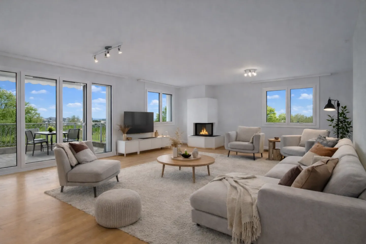 Charming Apartment with a View in Oberwil-Lieli - Photo 1 of 7