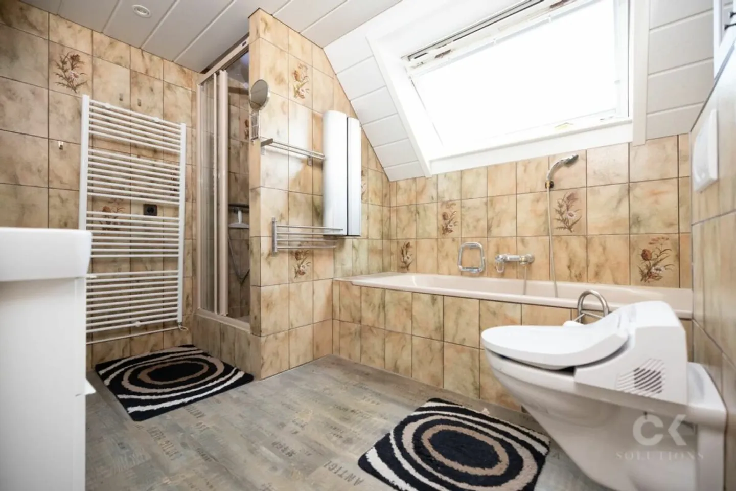 Charmante Villa mit Pool - Foto 7 von 8