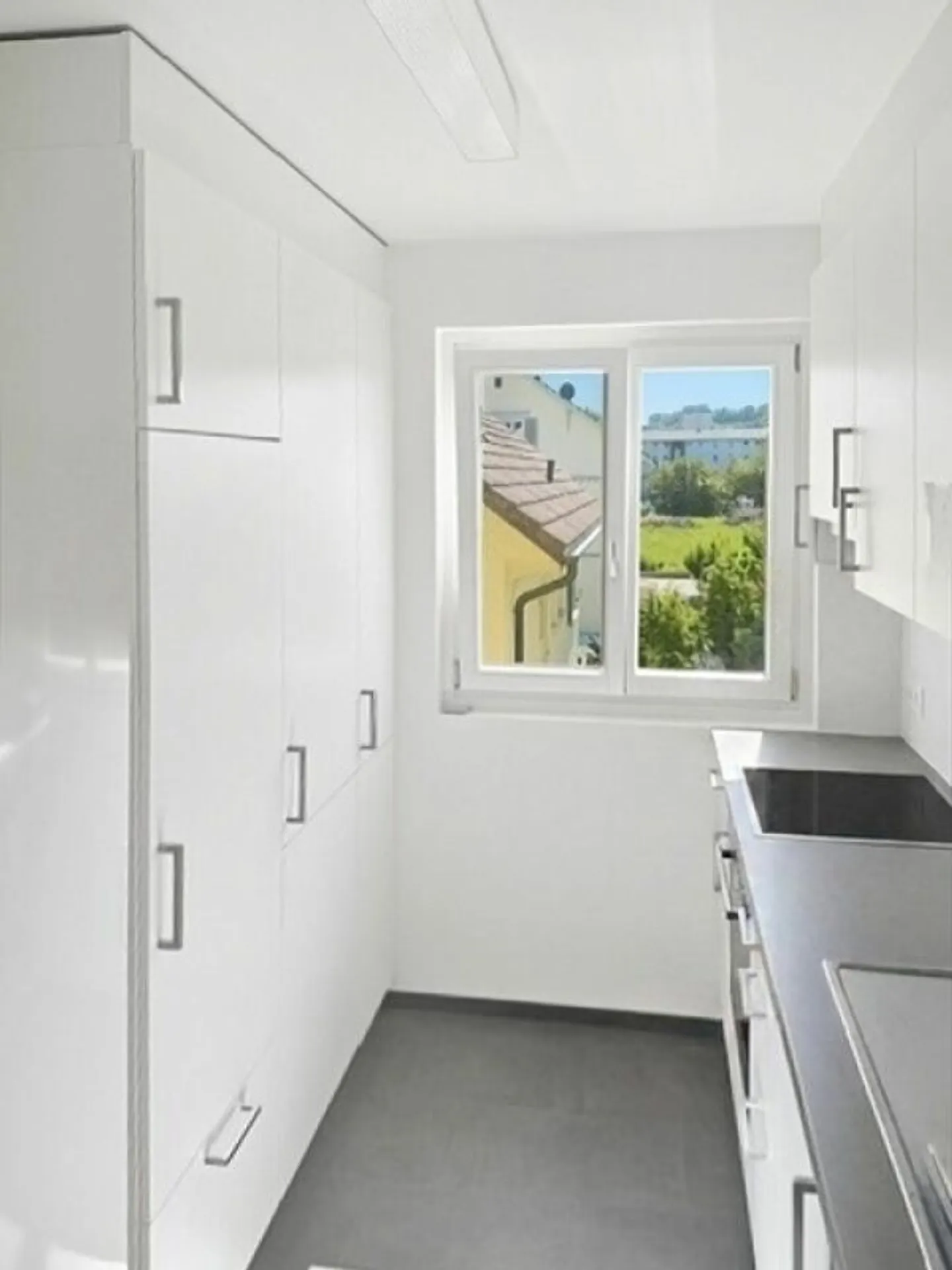 Geräumige 4 Zimmer-Wohnung an zentraler Lage - Foto 2 von 9