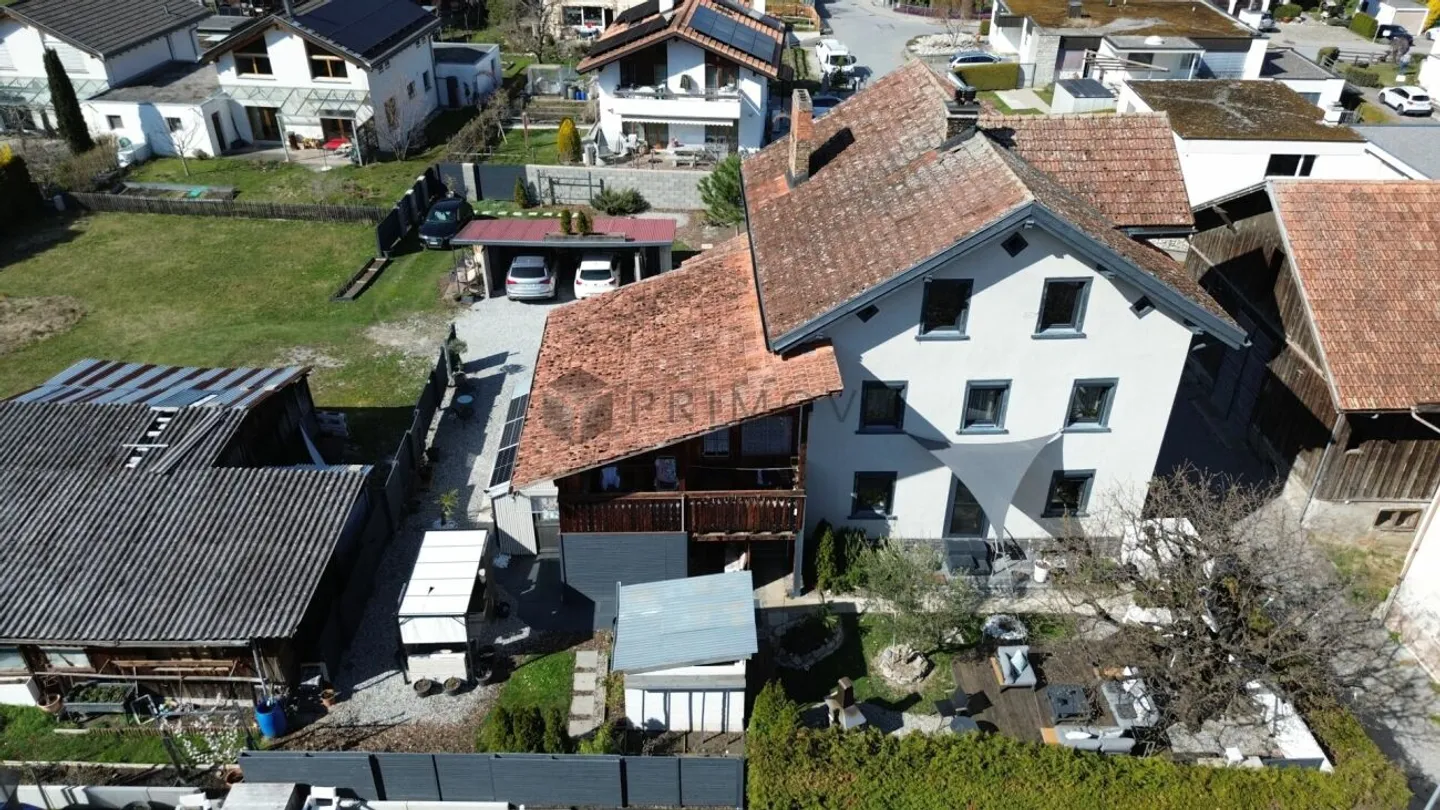 Charmantes Mehrfamilienhaus  mit Ausbaupotenzial in ruhiger Lage von Rhäzüns - Photo 2 sur 13
