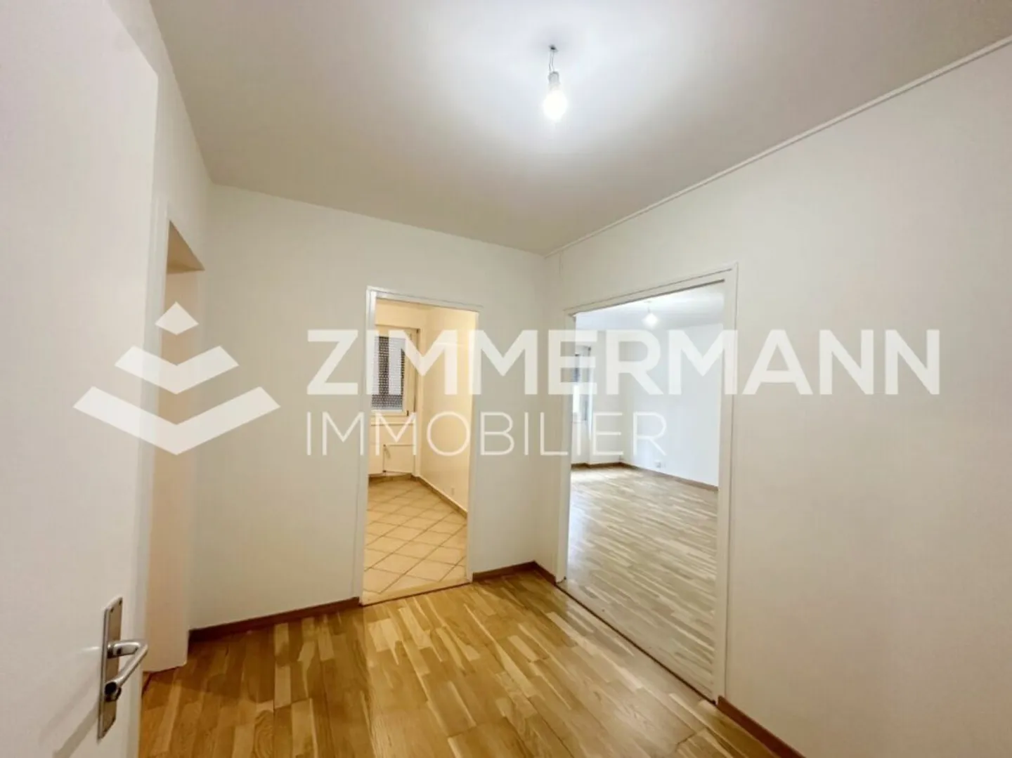 3-room apartment in the Pâquis district - Photo 3 of 4