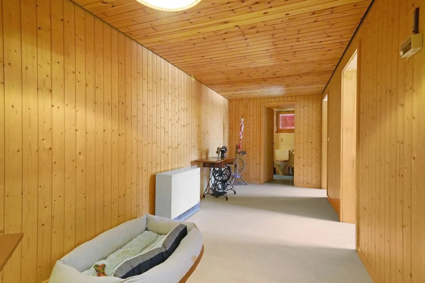 Affordable well-kept 4.5-room chalet directly on the ski slope - Photo 7 of 13