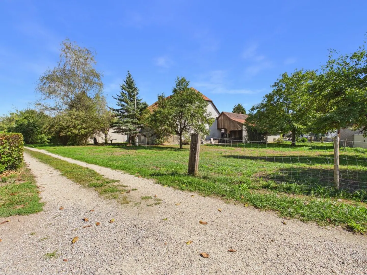 Ferme bien entretenue avec grande réserve foncière dans le beau Seeland - Photo 7 sur 9