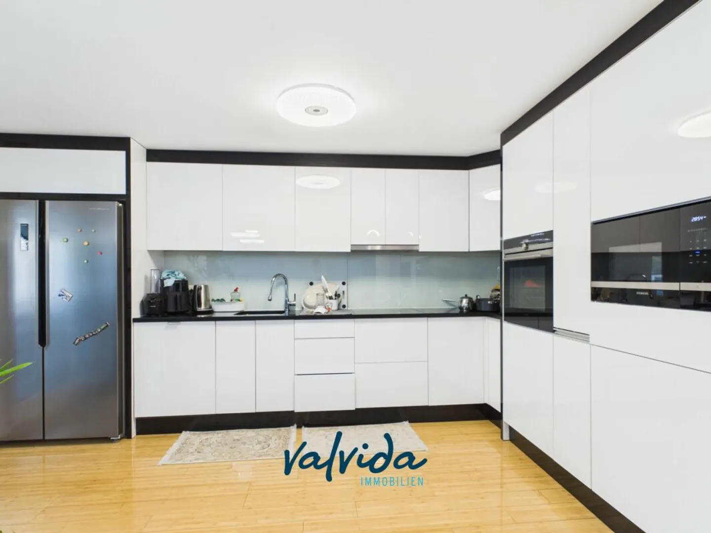 Stylish living in the heart of Visp - spacious 5.5-room apartment - Photo 5 of 13