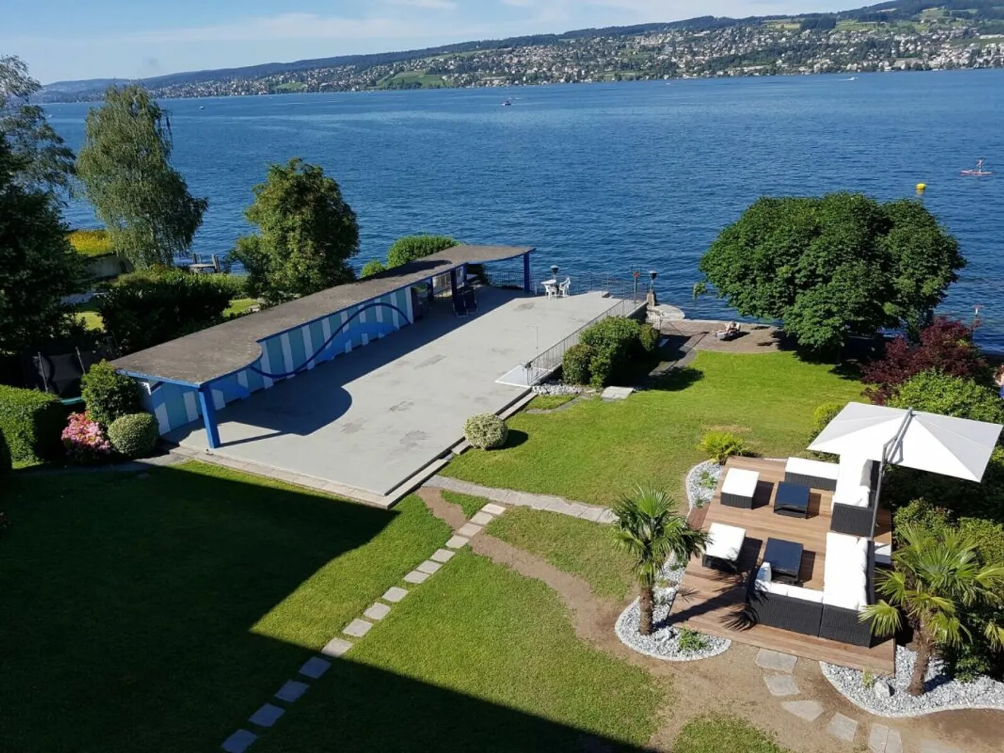 Appartement spacieux de 4,5 pièces avec accès direct au lac - Photo 1 sur 13