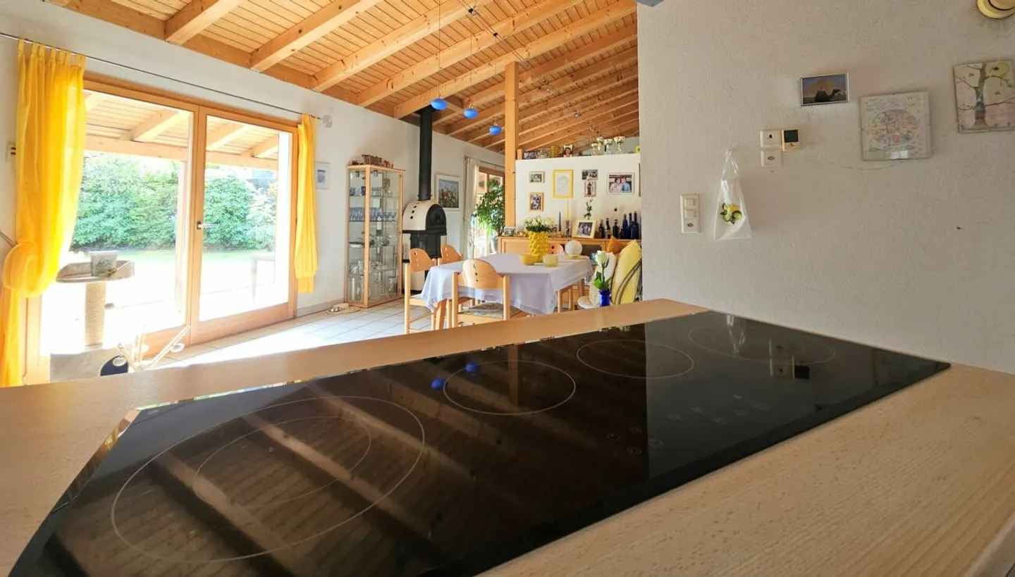 EINFAMILIENHAUS MIT SCHÖNEM GARTEN IN CAPRIASCA - Foto 8 von 13