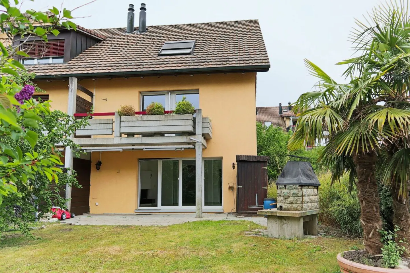 Maison d'angle de 6,5 pièces avec jardin dans un emplacement naturel calme et recherché - Photo 1 sur 13