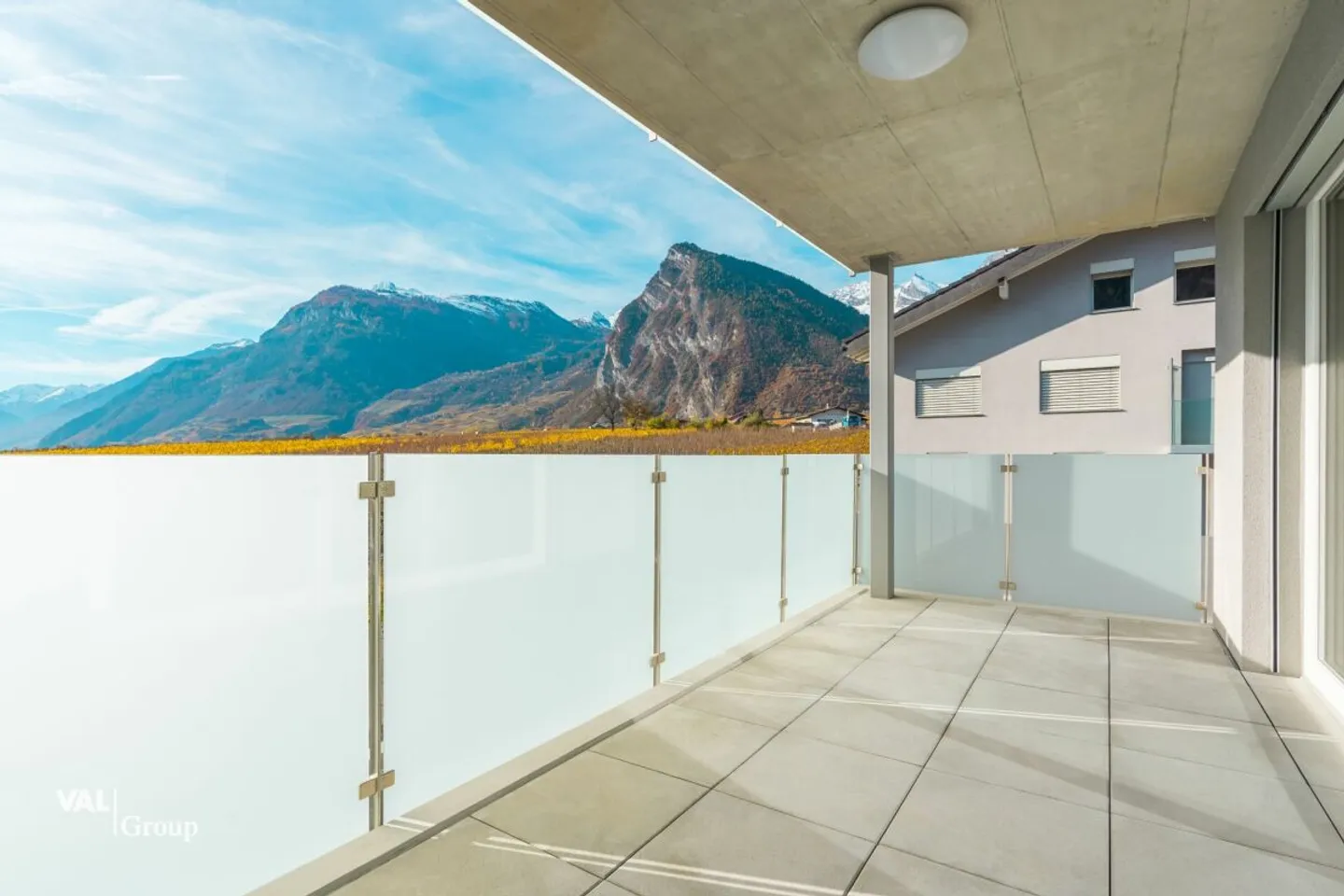 Moderne und helle 2,5 Zimmer mit Balkon, ideal für einen Erstkauf - Foto 2 von 9