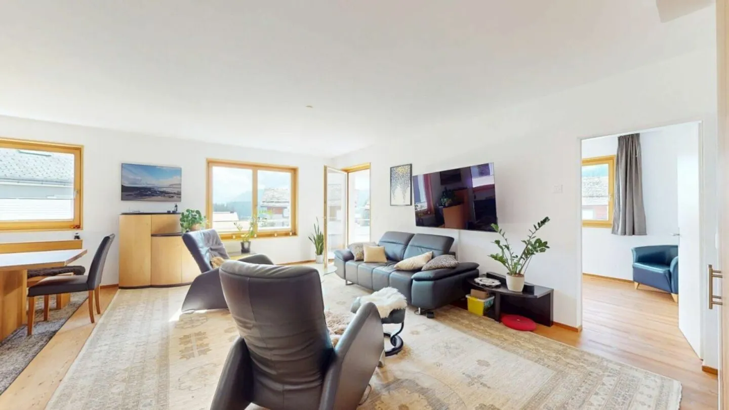 Beautiful 5.5 Room Maisonette Apartment in a Central Location - Photo 1 of 13