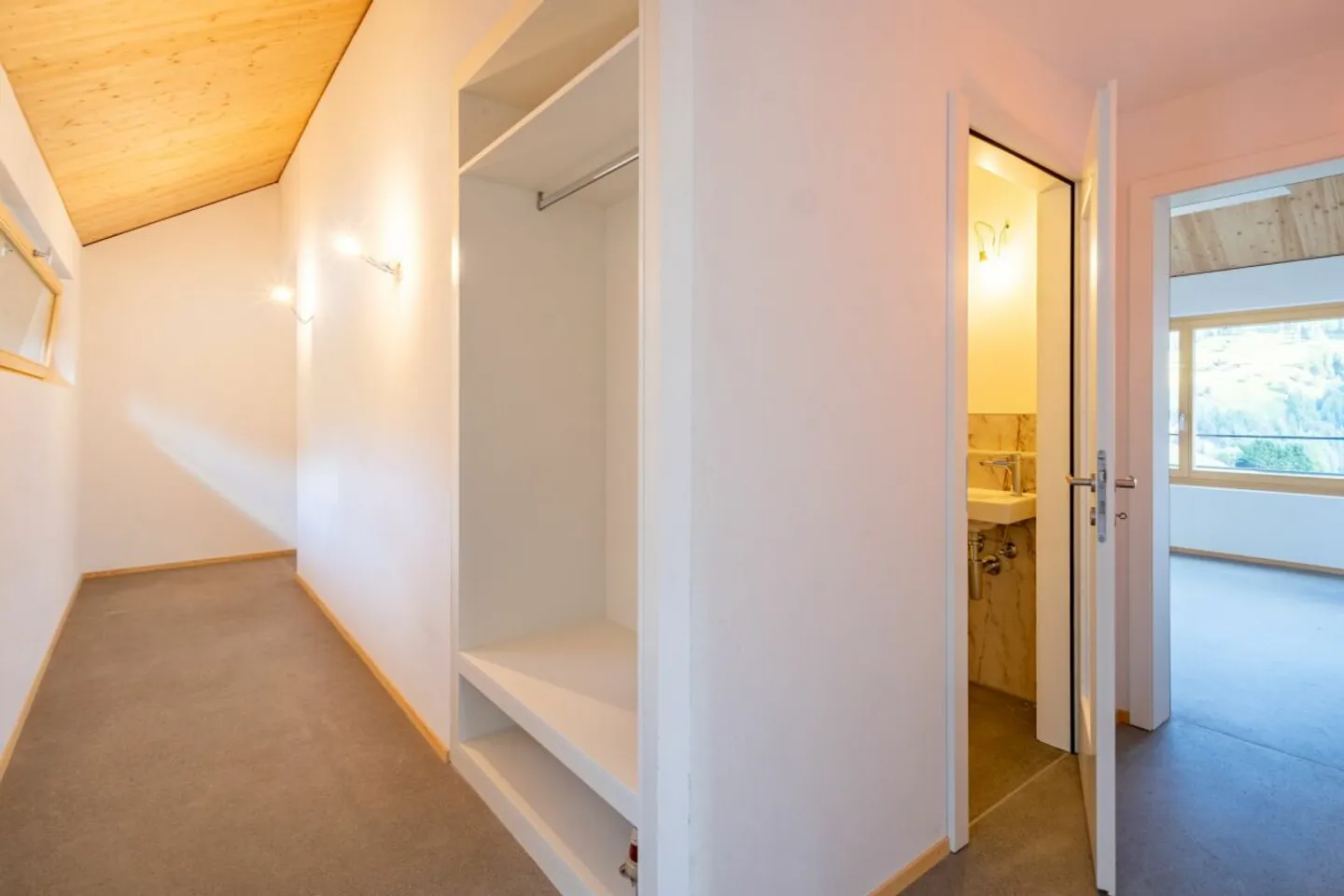 Tolle, helle 3.5-Zimmerwohnung im Neubau Haus Gürgetsch - Photo 2 of 9