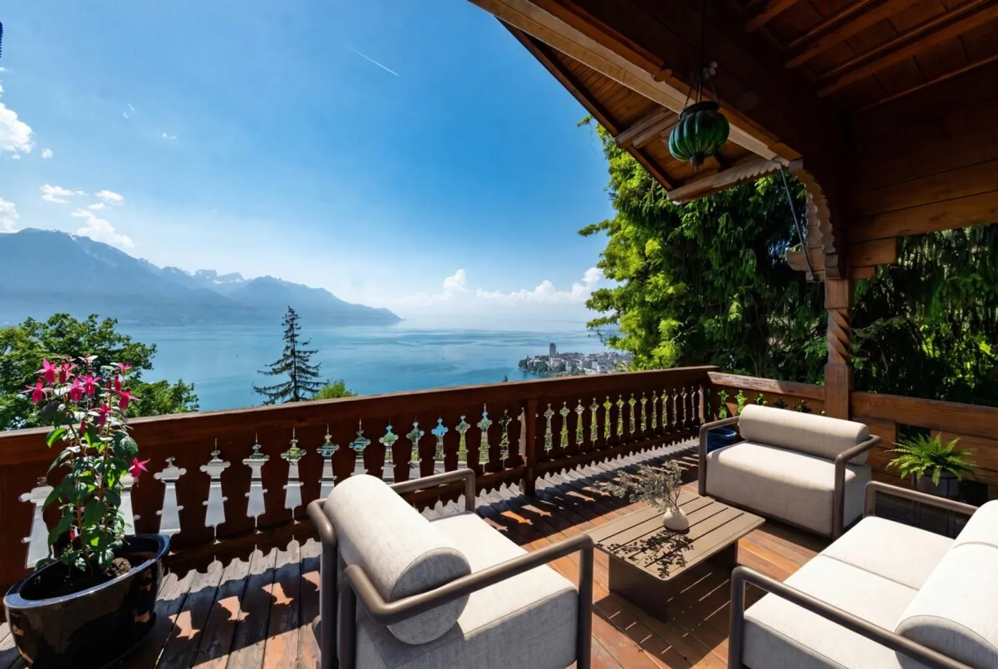 Chalet historique avec une vue imprenable sur le lac ! - Photo 3 of 13