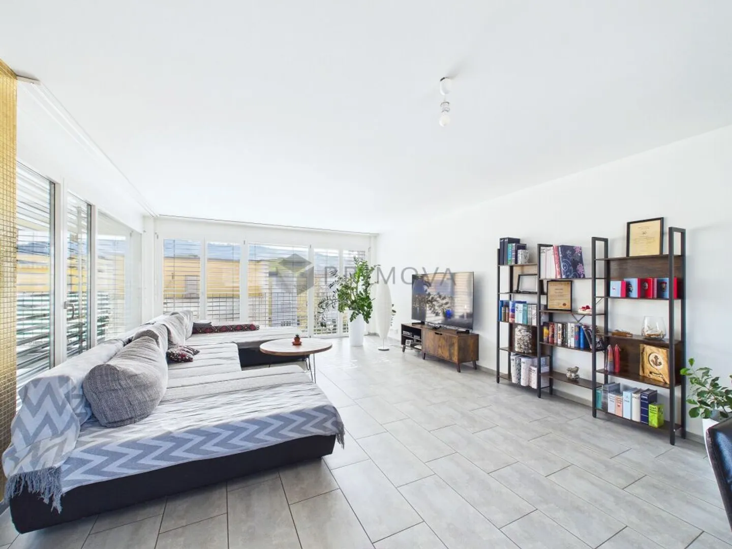 Paradiso familiare con elevato comfort abitativo in una posizione privilegiata - Foto 2 di 13