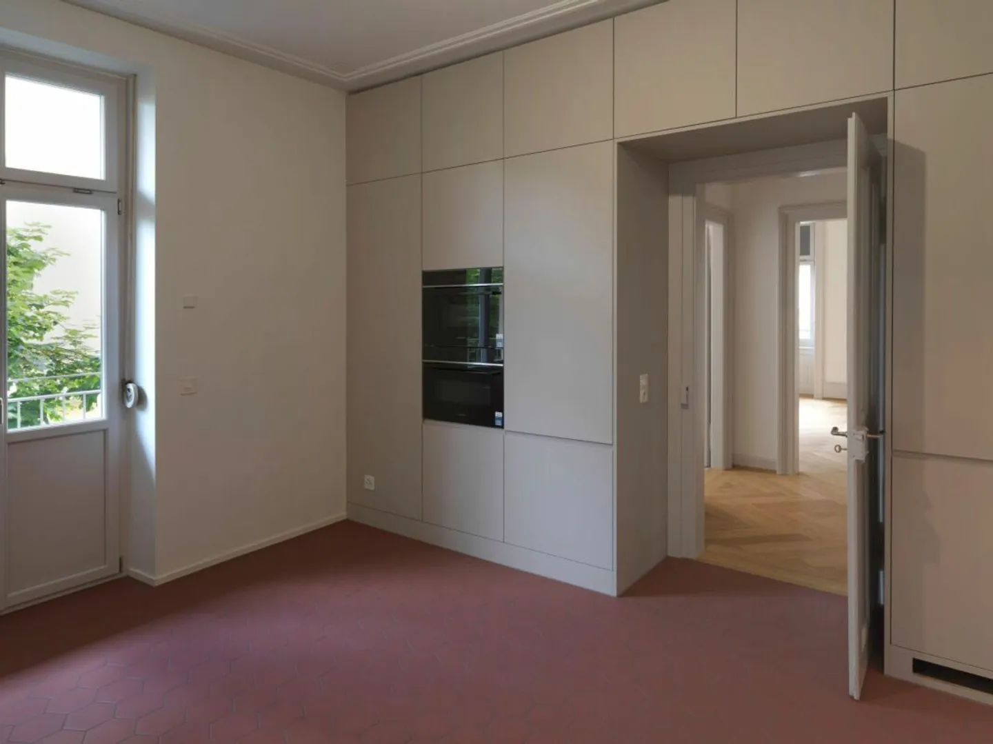 Esclusivo appartamento con giardino di 4 1/2 locali con comfort moderno in Rütimeyerplatz - Foto 4 di 9
