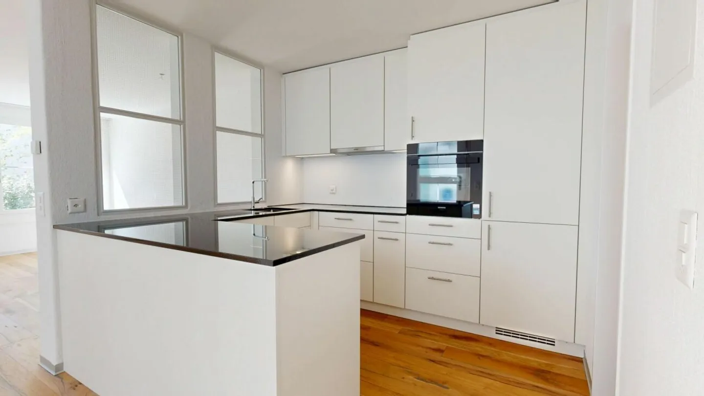 Modernes Wohnen in einer neu sanierten, lichtdurchfluteten 2,5-Zimmer-Wohnung - Foto 1 von 13