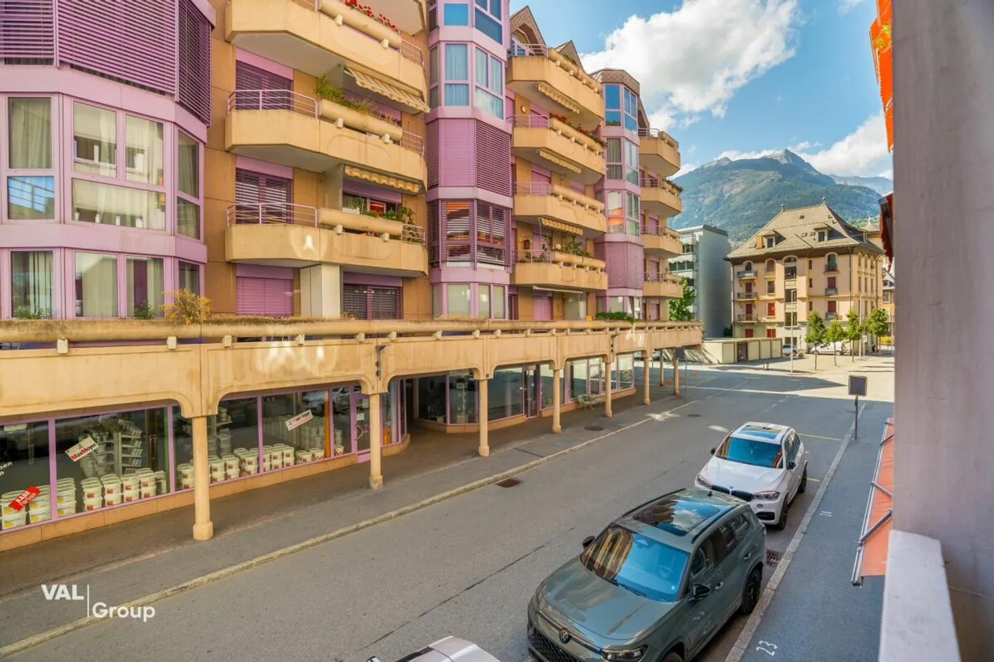 Vivere moderno con standard di finitura di alta qualità nel cuore di Visp - Foto 9 di 13