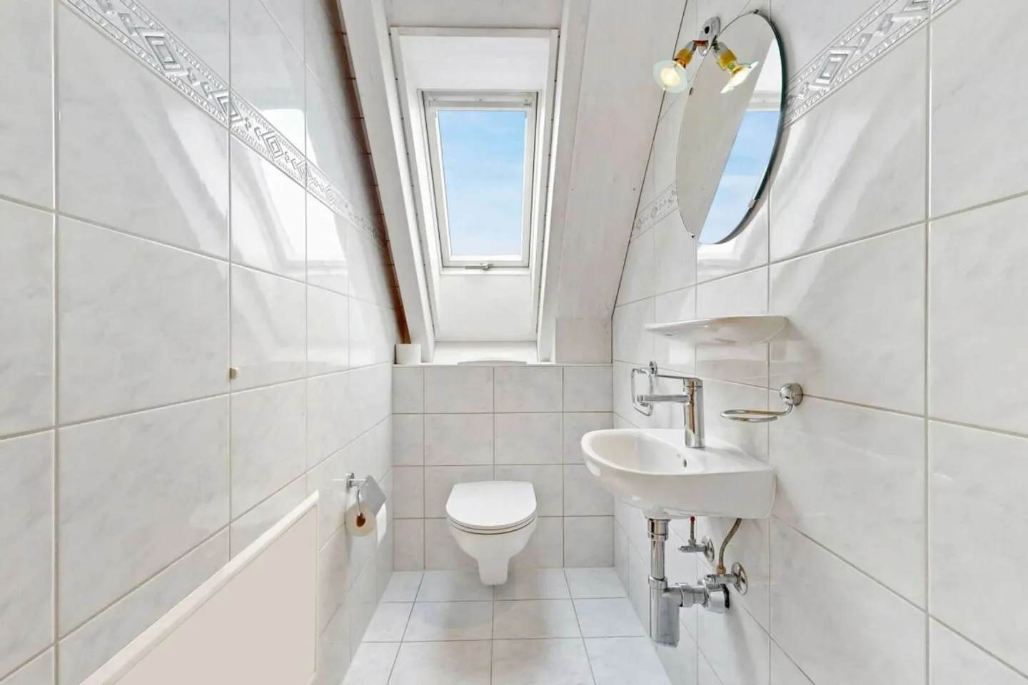 Bright 3.5-room maisonette apartment in a quiet yet central location - Photo 10 of 13