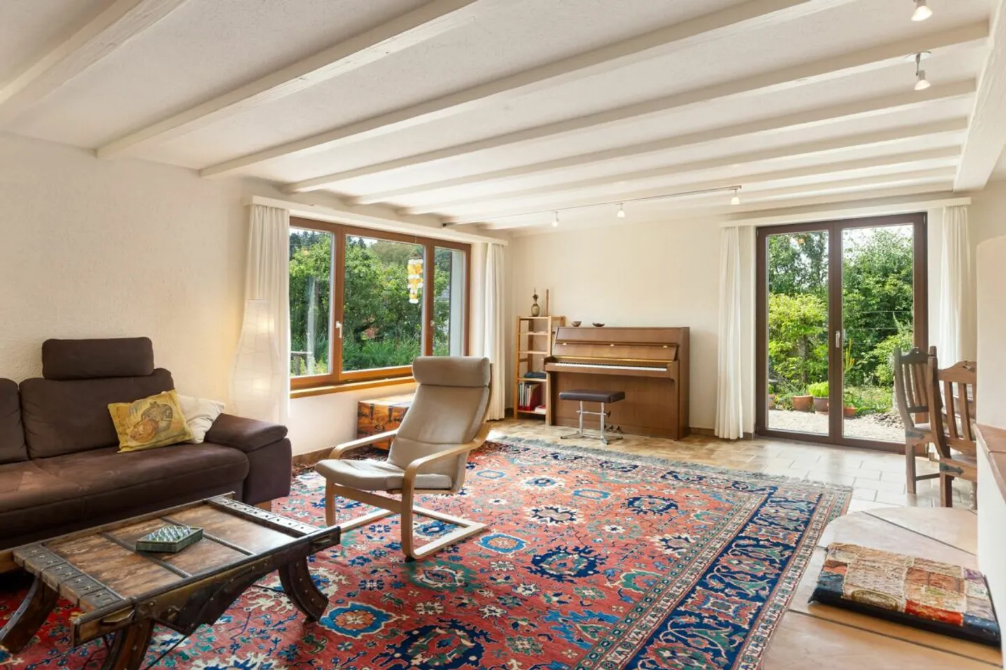Ein besonderes Zuhause mit Gartenidylle, Privatsphäre und viel Raum - Photo 5 sur 13